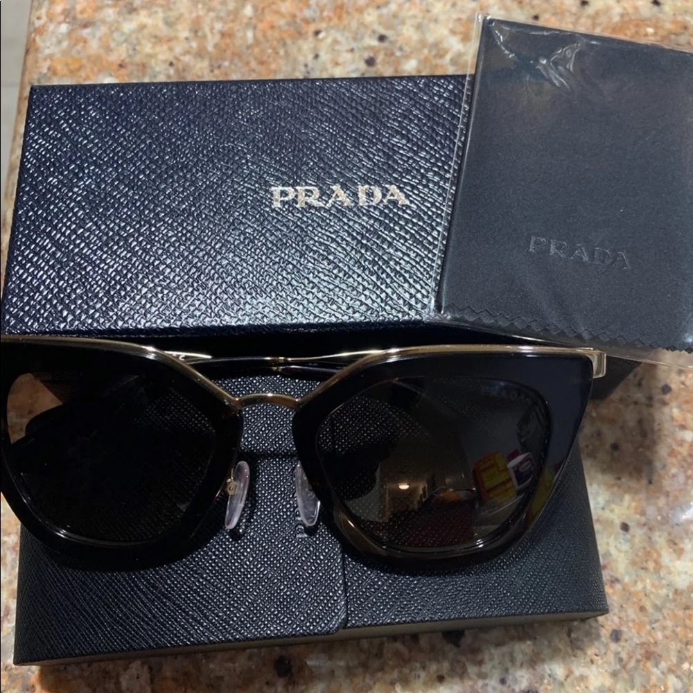 Prada havana